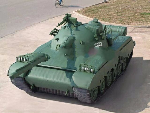 白云军用充气坦克车